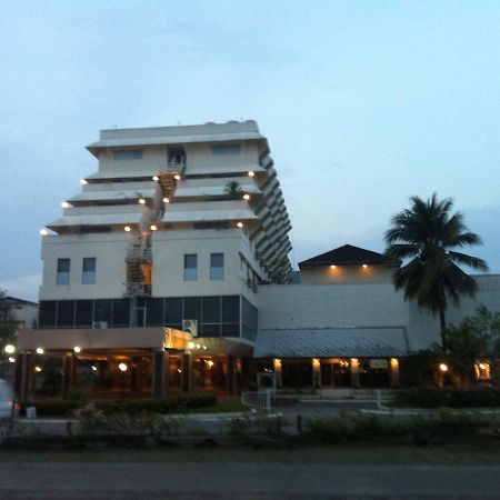 Paradorn Inn Chumphon Zewnętrze zdjęcie